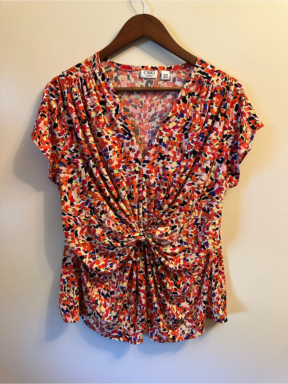 #390 Cato Multicolor Twist-Front Short Sleeve Top - Red/Orange/Blue Print